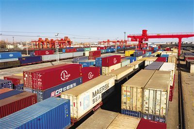二連浩特鐵路口岸機械進出口激增，運量同比提升64.9%
